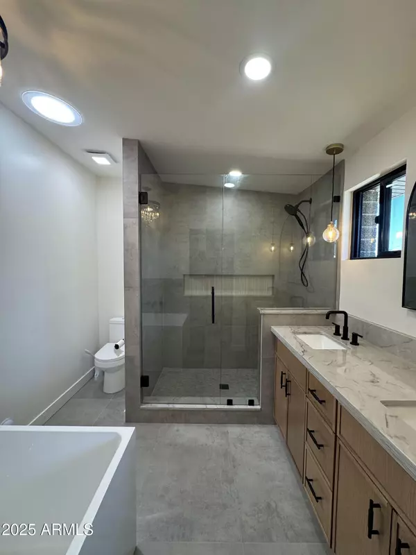 Phoenix, AZ 85028,3749 E Laurel Lane