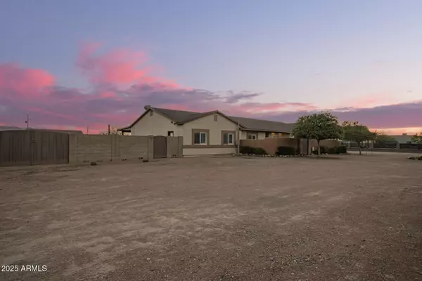 23911 W MCARTHUR Road, Wittmann, AZ 85361