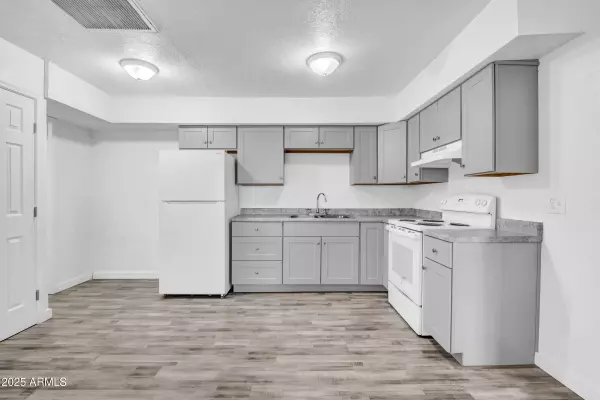 Phoenix, AZ 85007,1119 W FILLMORE Street