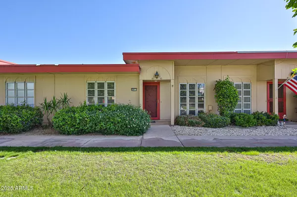 10040 W ROYAL OAK Road #B, Sun City, AZ 85351
