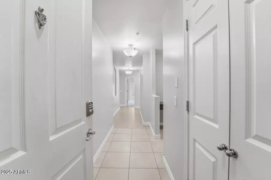 5350 E DEER VALLEY Drive #2420, Phoenix, AZ 85054