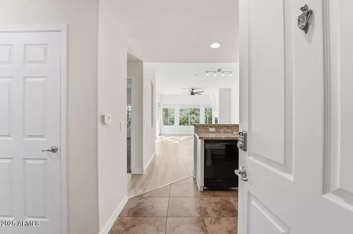 Phoenix, AZ 85054,5350 E DEER VALLEY Drive #2429