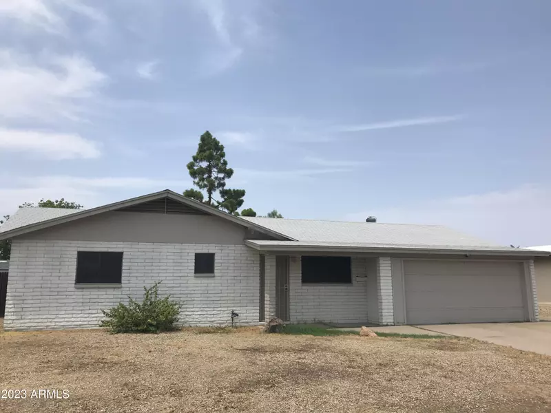 2316 W LARKSPUR Drive, Phoenix, AZ 85029