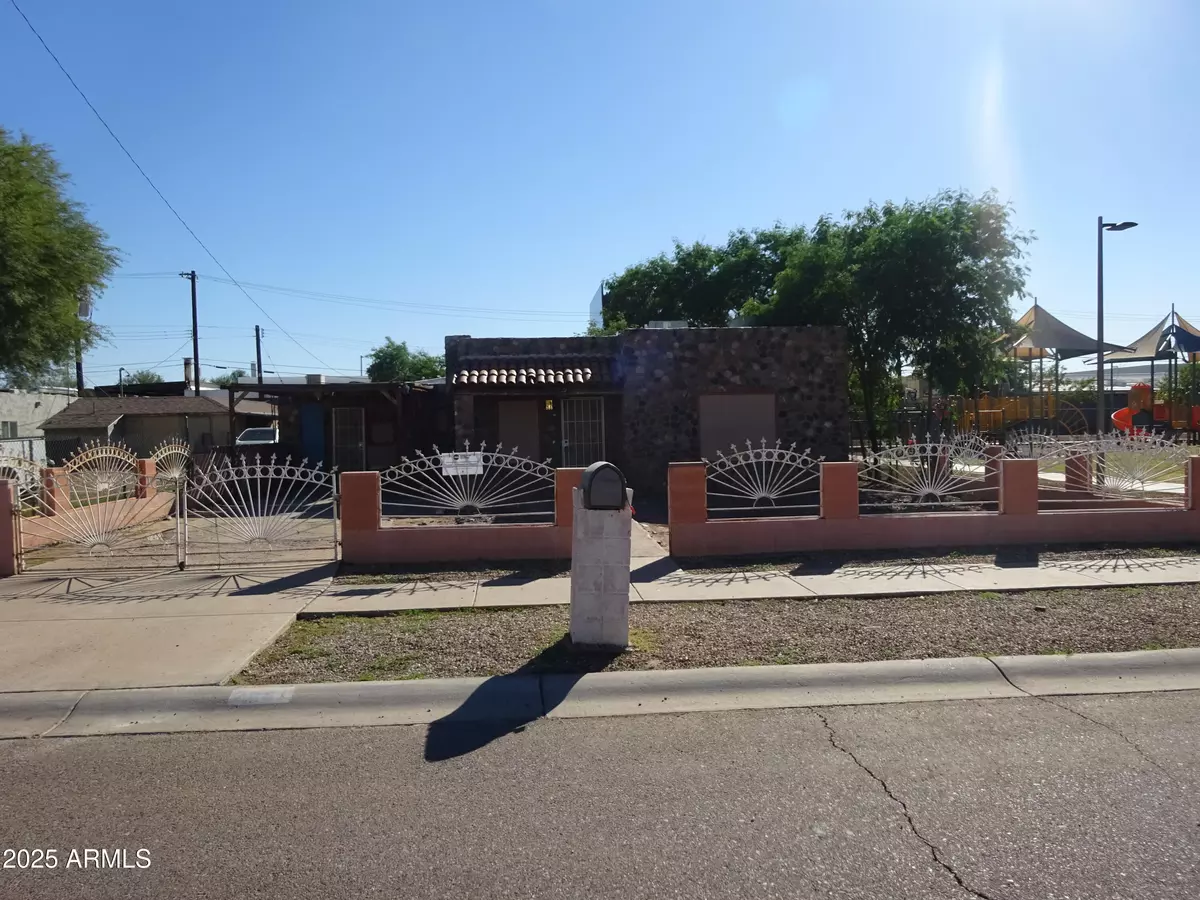 Phoenix, AZ 85034,2821 E ADAMS Street