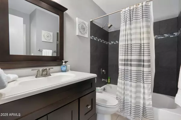 6921 E OSBORN Road #D, Scottsdale, AZ 85251