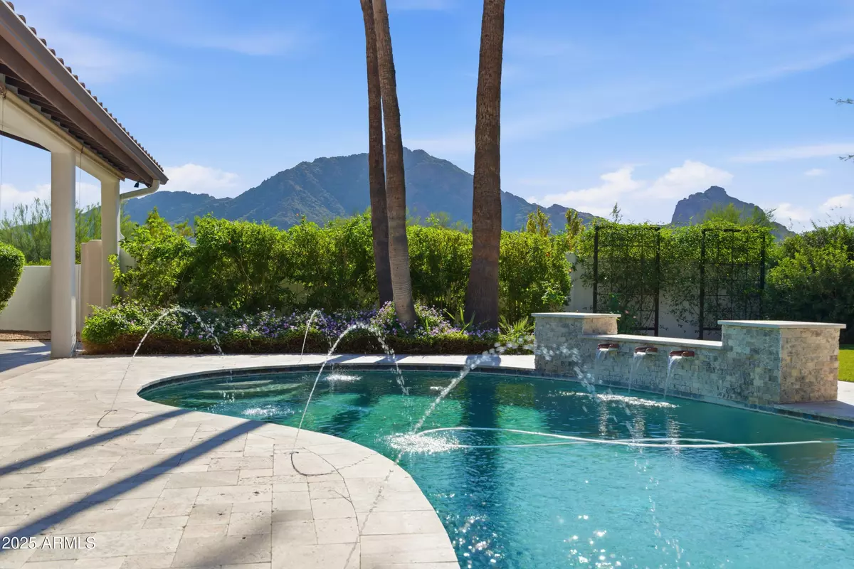 Paradise Valley, AZ 85253,5828 E CACTUS WREN Road