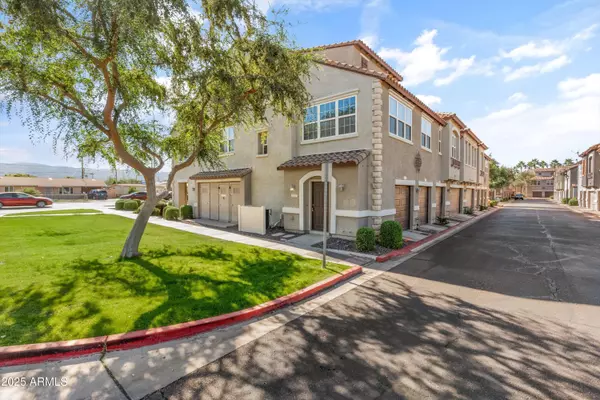 2277 E Huntington Drive, Phoenix, AZ 85040