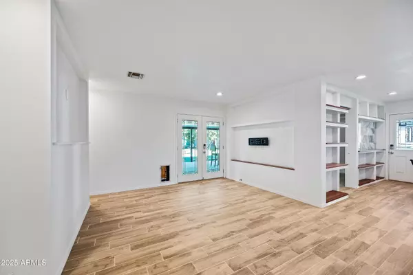 Phoenix, AZ 85014,1014 E ORANGE Drive