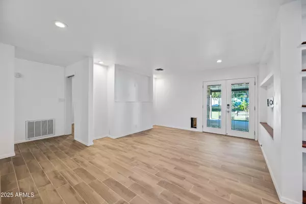 Phoenix, AZ 85014,1014 E ORANGE Drive