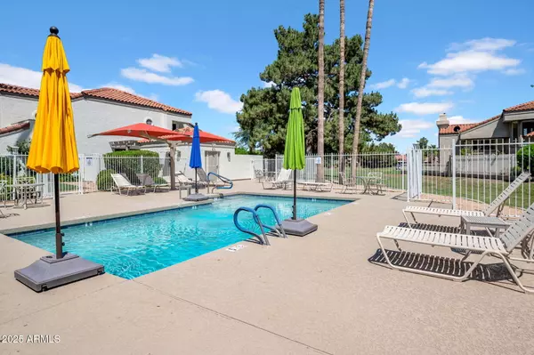 Phoenix, AZ 85028,12048 N 40TH Way