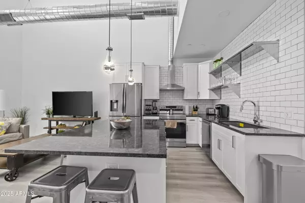 Phoenix, AZ 85018,3130 N 37TH Street #13