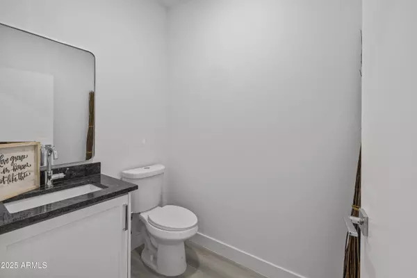 Phoenix, AZ 85018,3130 N 37TH Street #13