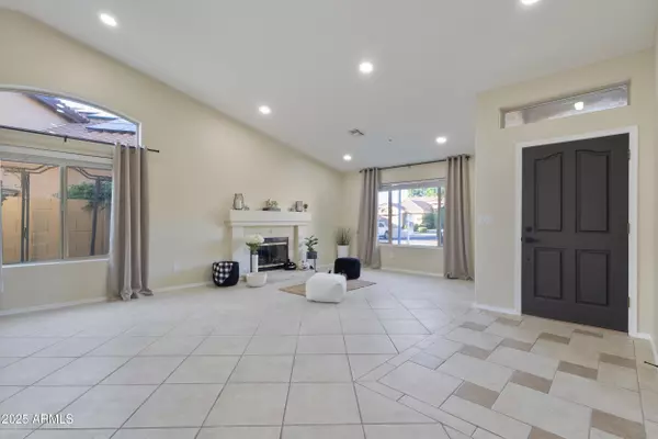 Scottsdale, AZ 85260,8823 E FLORIADE Drive