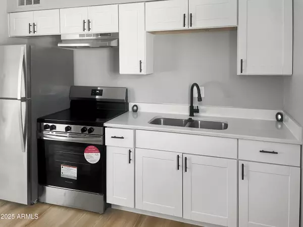 Phoenix, AZ 85023,1925 W VILLAGE Drive