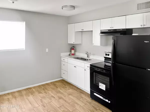 Phoenix, AZ 85023,1925 W VILLAGE Drive