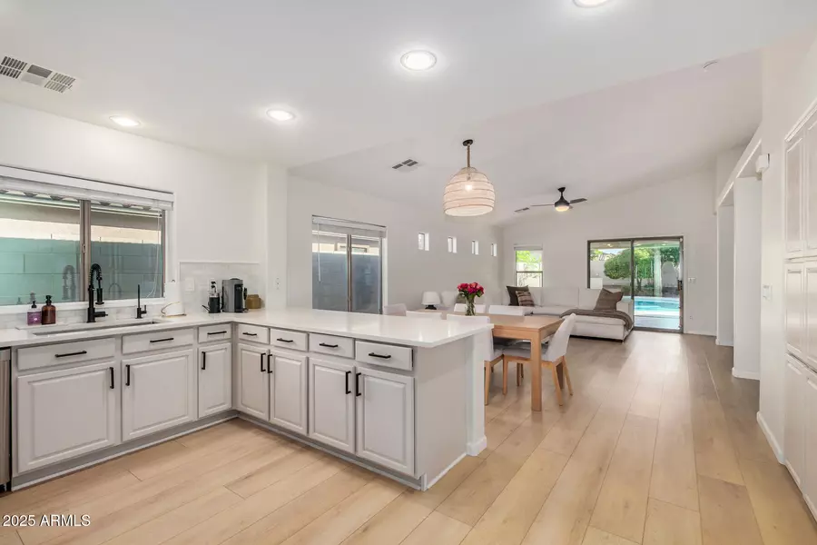 3433 E HOPKINS Road, Gilbert, AZ 85295