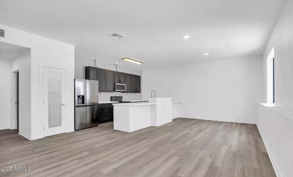 Tempe, AZ 85281,834 S FARMER Avenue