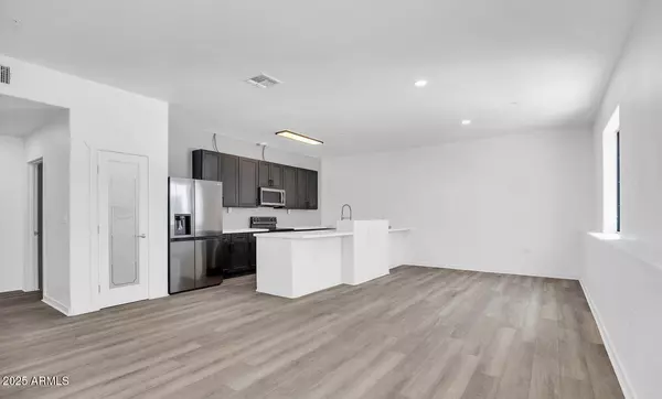 834 S FARMER Avenue, Tempe, AZ 85281