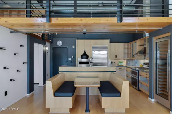 Phoenix, AZ 85014,914 E OSBORN Road #402