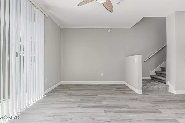 Phoenix, AZ 85032,4455 E Paradise Vlg Parkway S #1013