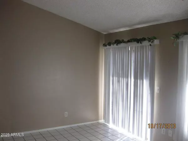 Phoenix, AZ 85022,1101 E BLUEFIELD Avenue