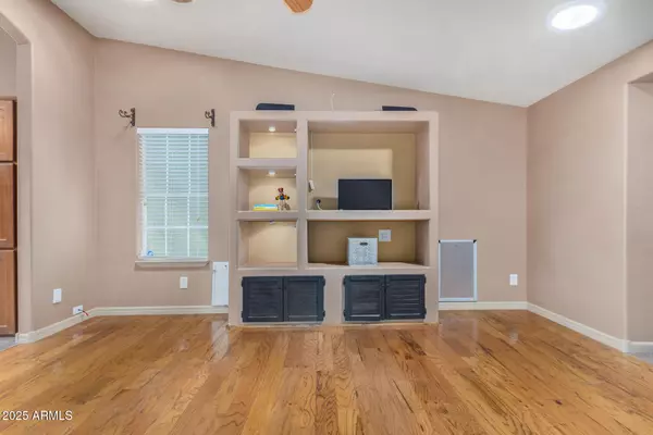 Apache Junction, AZ 85119,3301 S GOLDFIELD Road #1017