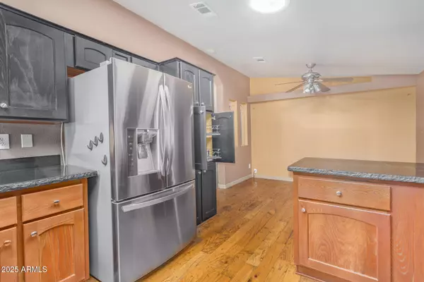 Apache Junction, AZ 85119,3301 S GOLDFIELD Road #1017