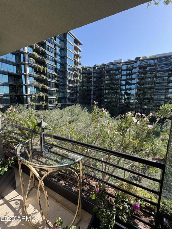 Scottsdale, AZ 85254,7120 E KIERLAND Boulevard #318