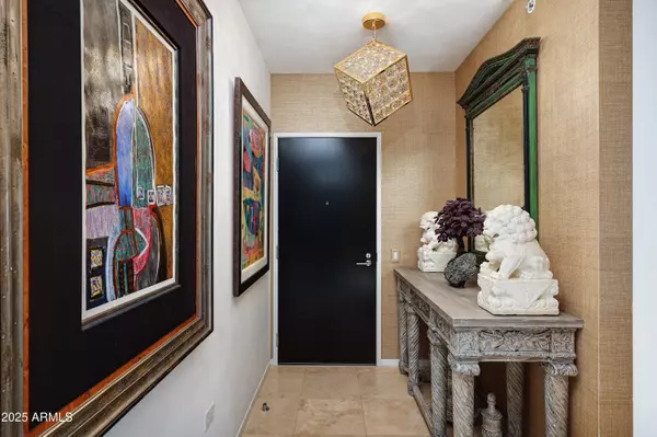 Scottsdale, AZ 85254,7120 E KIERLAND Boulevard #318