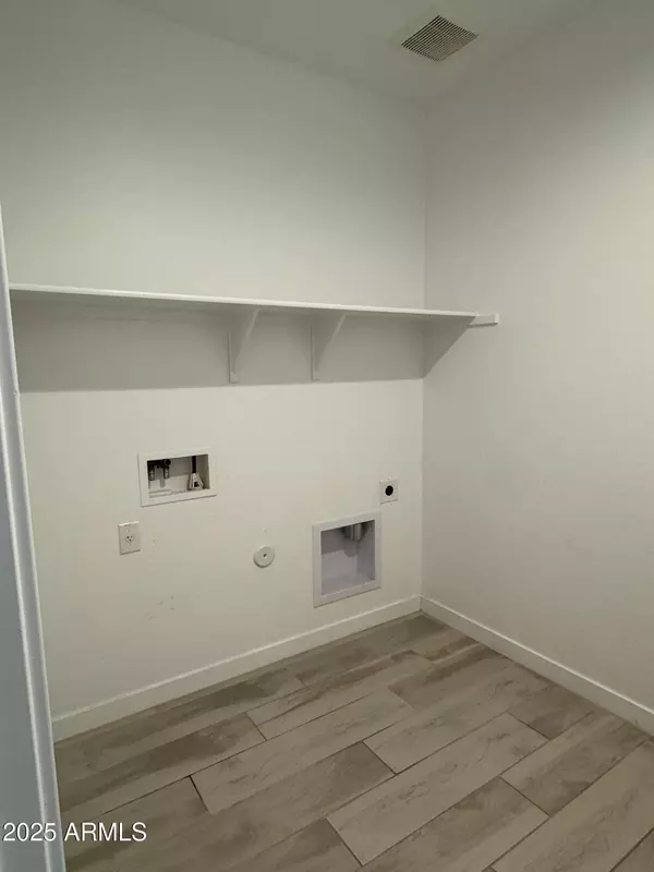 Waddell, AZ 85355,16949 W EVERGREEN Road