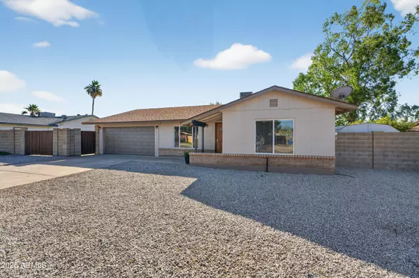 Phoenix, AZ 85027,1325 W TOPEKA Drive