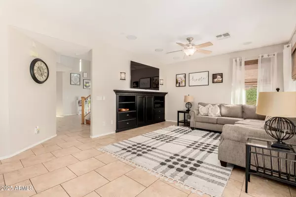 Chandler, AZ 85286,131 W ROADRUNNER Drive