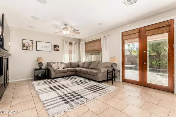 Chandler, AZ 85286,131 W ROADRUNNER Drive