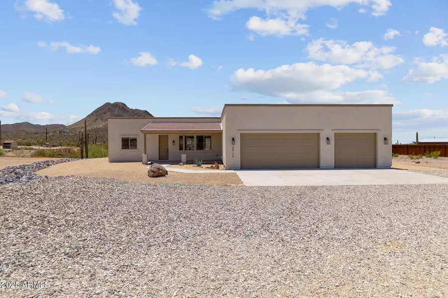48126 N Coyote Pass Road, New River, AZ 85087