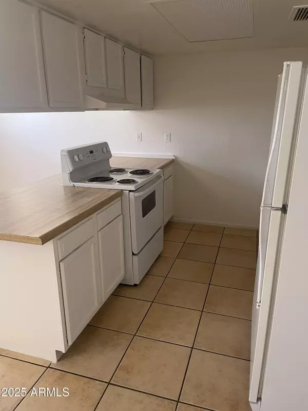 Phoenix, AZ 85022,2002 E Sweetwater Avenue #108