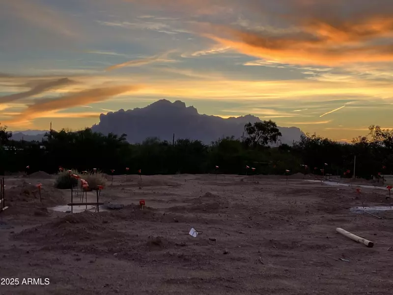 4905 N DELAWARE Drive #100-11-032D, Apache Junction, AZ 85120