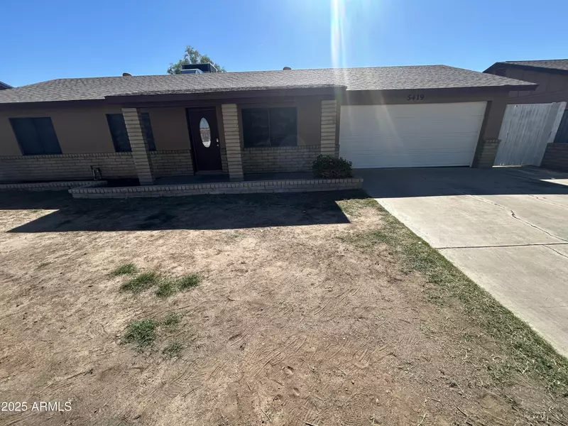5419 W MERCER Lane, Glendale, AZ 85304