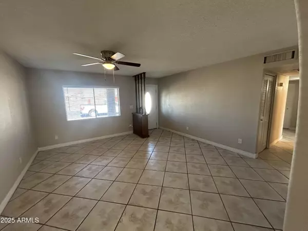 Glendale, AZ 85304,5419 W MERCER Lane