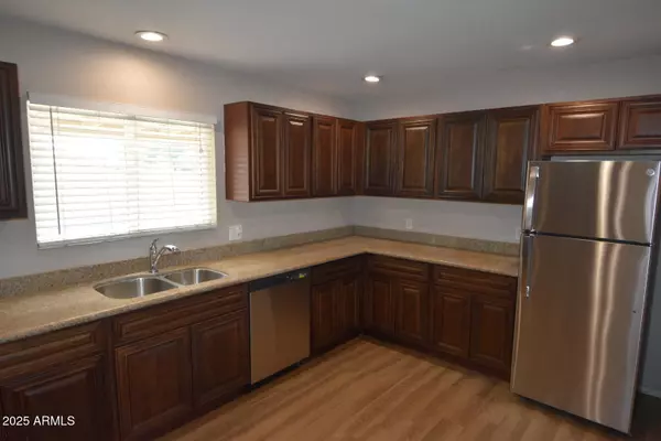 Phoenix, AZ 85020,1001 E RUTH Avenue