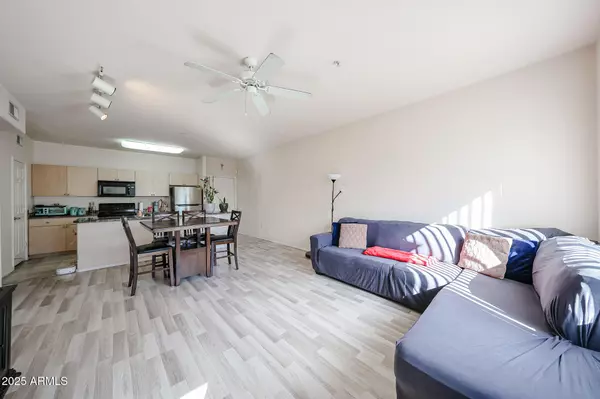 Phoenix, AZ 85032,18416 N CAVE CREEK Road #3051