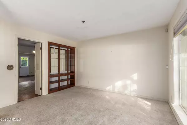 Phoenix, AZ 85021,8236 N 15TH Drive