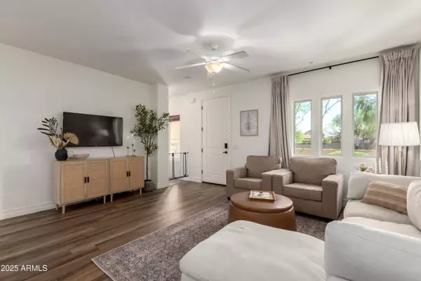 Mesa, AZ 85212,2821 S SKYLINE Drive #127