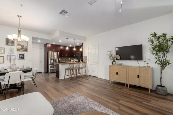 Mesa, AZ 85212,2821 S SKYLINE Drive #127