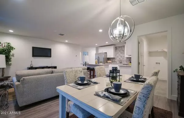 Phoenix, AZ 85041,5731 S 12 Lane