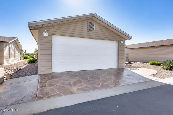 Apache Junction, AZ 85119,3301 S GOLDFIELD Road #1043