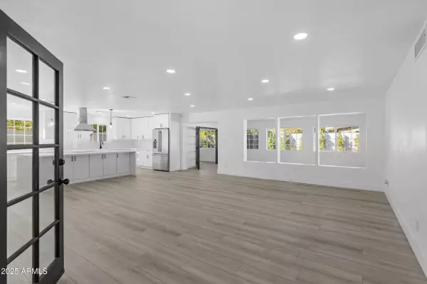 Phoenix, AZ 85021,1302 W Golden Lane