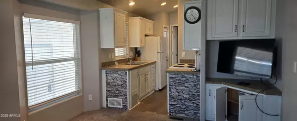 Dewey, AZ 86327,11250 E State Route 69 -- #110