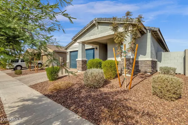 17334 W RUNNING DEER Trail, Surprise, AZ 85387