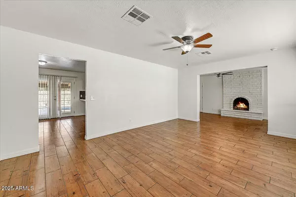 Tempe, AZ 85282,720 E BROADWAY Lane