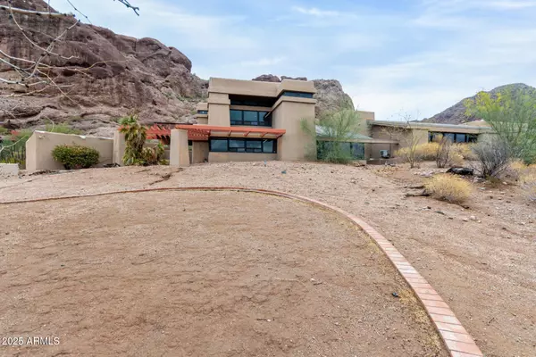 Phoenix, AZ 85018,5275 N Camelhead Road